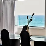 Stunning Top-floor Beachfront Lejlighed Larnaca