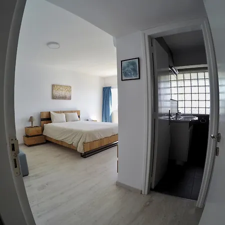 Apartment Stunning Top-floor Beachfront *