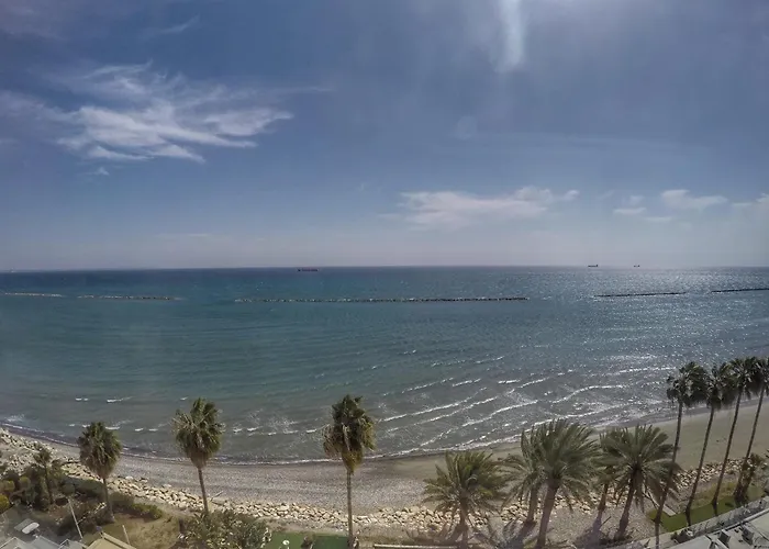 Appartement Stunning Top-floor Beachfront Larnaca