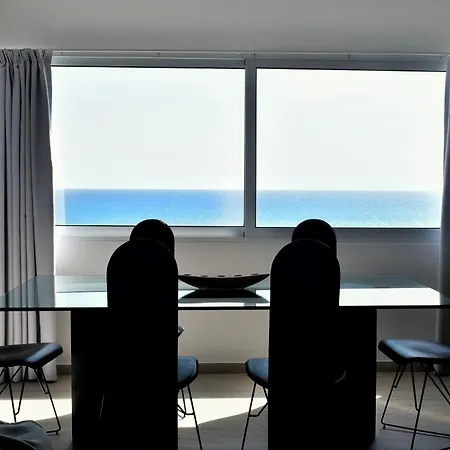 Apartment Stunning Top-floor Beachfront Larnaca