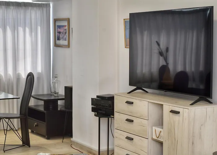 Stunning Top-floor Beachfront * לרנקה