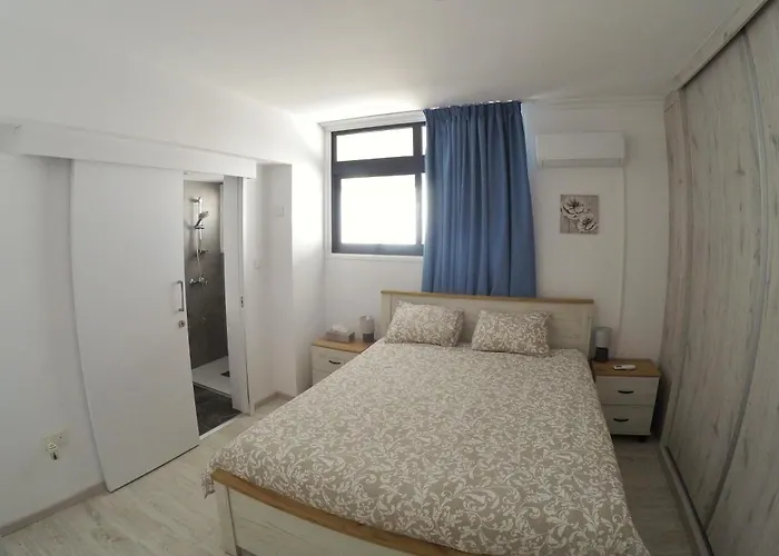 Stunning Top-floor Beachfront